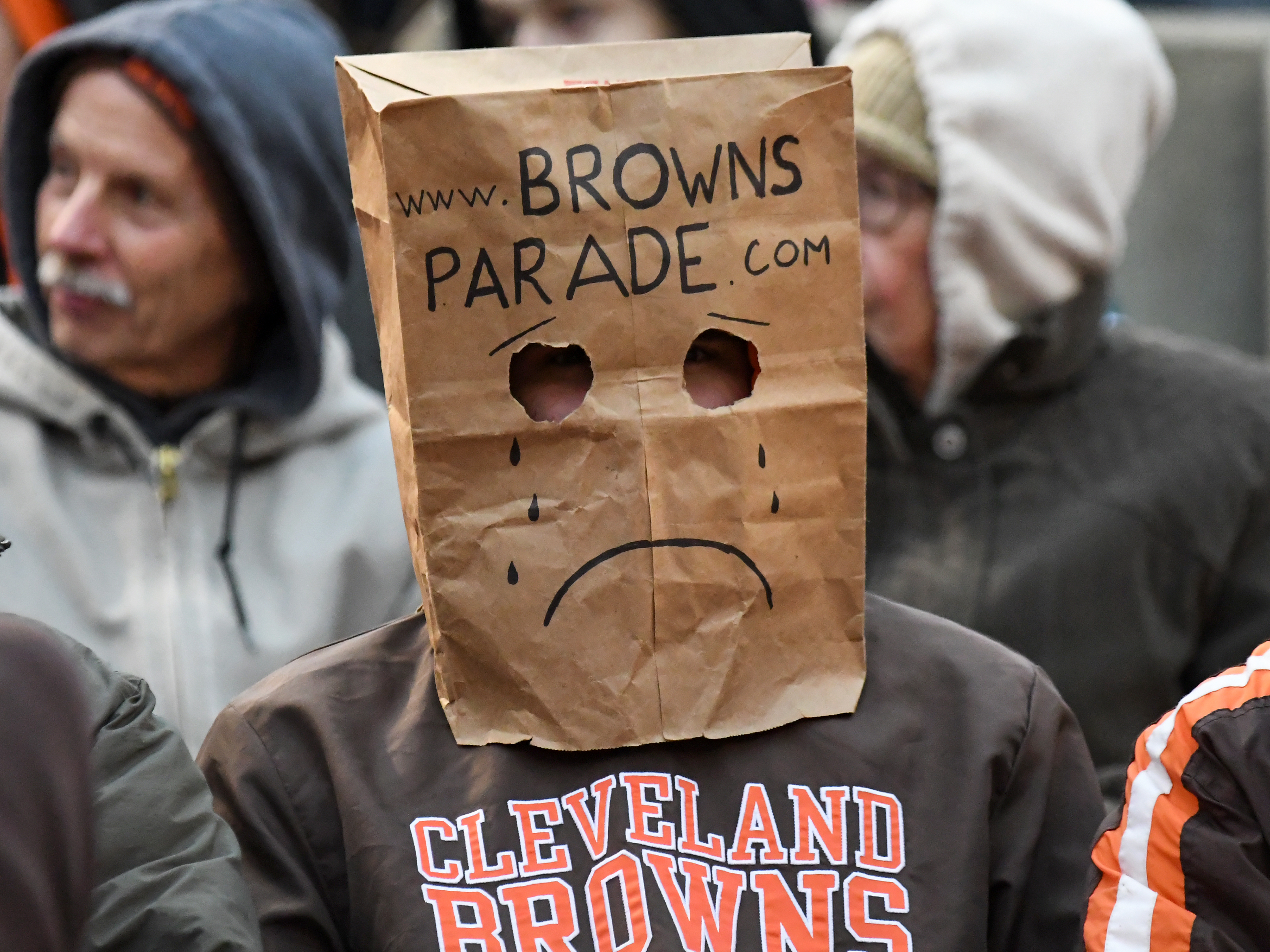 Browns Fans Attend Parade in Cleveland Following 0-16 Season